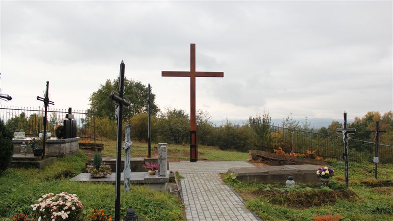 krzyz cmentarz 076